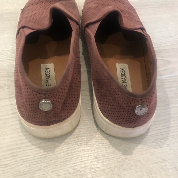 Steve Madden Mauve Slip Ons - Picture 3 of 7